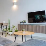 Apartamento 2br Penthouse With Views Overlooking Marina By 360 Estates