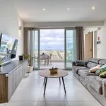 Apartamento 2br Penthouse With Views Overlooking Marina By 360 Estates