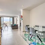 2br Penthouse With Views Overlooking Marina By 360 Estates