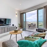 2br Penthouse With Views Overlooking Marina By 360 Estates * Tal-Pietà