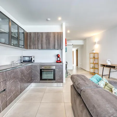 2br Penthouse With Views Overlooking Marina By 360 Estates アパート Pietà