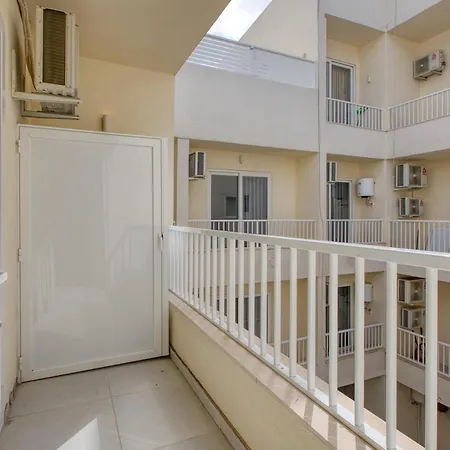 2br Penthouse With Views Overlooking Marina By 360 Estates Apartamento