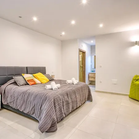 2br Penthouse With Views Overlooking Marina By 360 Estates アパート