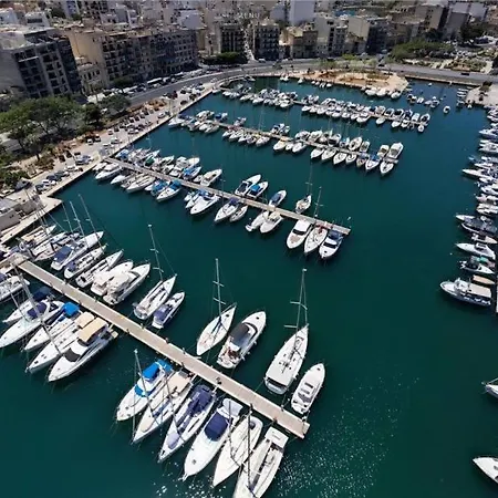 2br Penthouse With Views Overlooking Marina By 360 Estates Apartment *