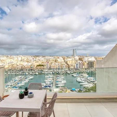 2br Penthouse With Views Overlooking Marina By 360 Estates *