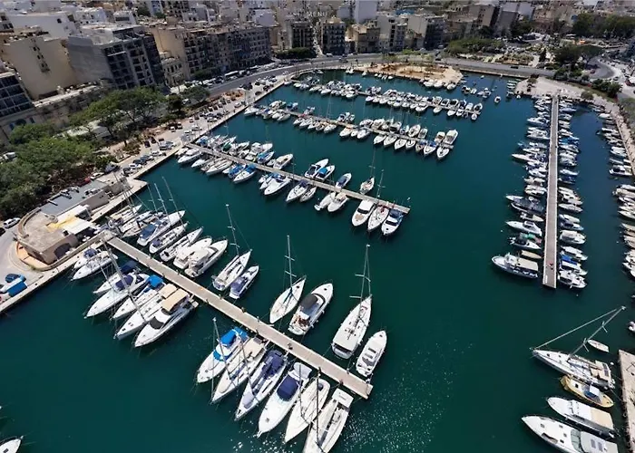 2br Penthouse With Views Overlooking Marina By 360 Estates Apartment *