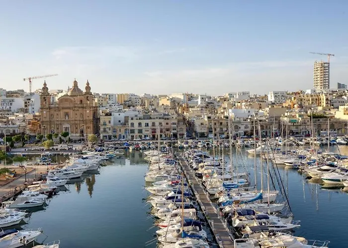 Apartment 2br Penthouse With Views Overlooking Marina By 360 Estates Pieta