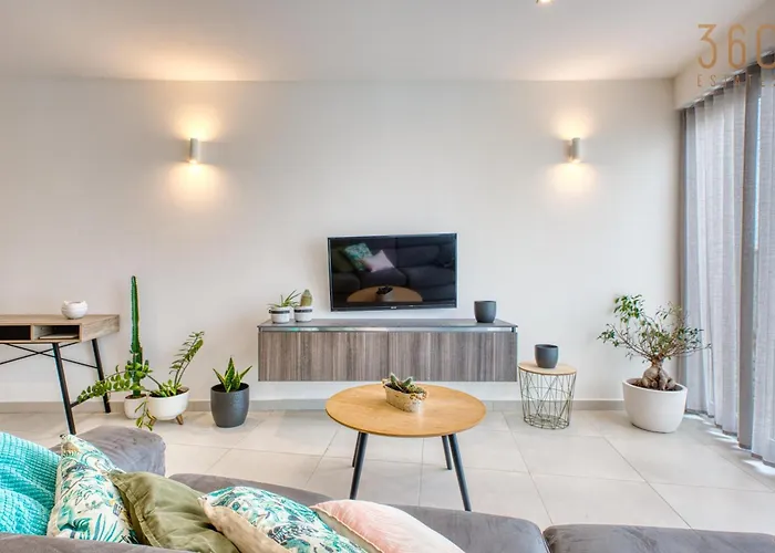 Апартаменты 2br Penthouse With Views Overlooking Marina By 360 Estates Pieta