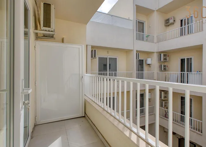 2br Penthouse With Views Overlooking Marina By 360 Estates Апартаменты