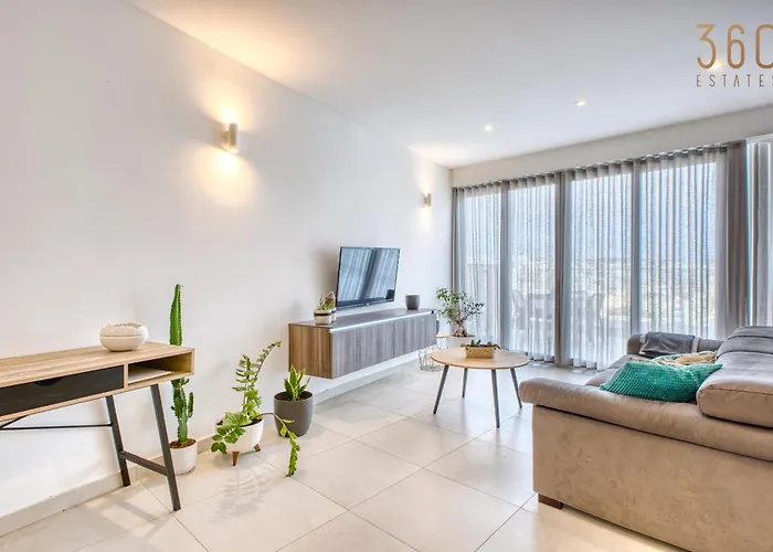 Apartment 2br Penthouse With Views Overlooking Marina By 360 Estates *