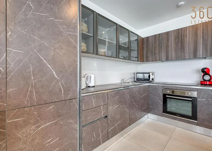 2br Penthouse With Views Overlooking Marina By 360 Estates Pieta