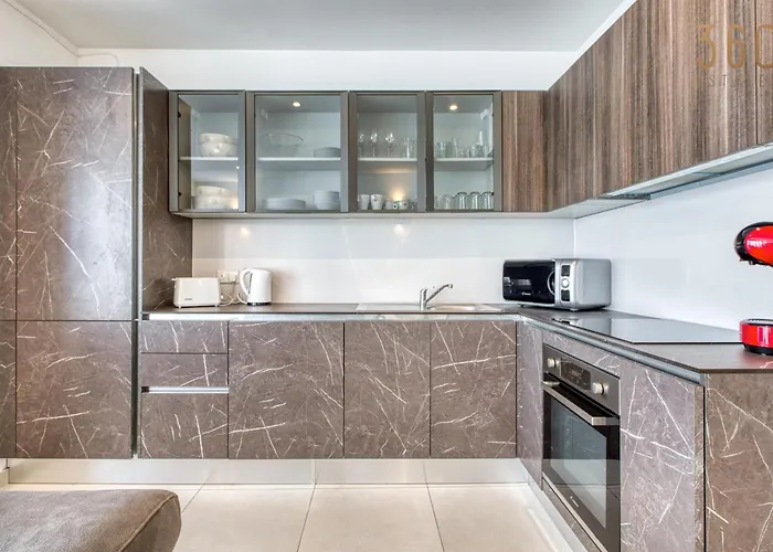 Apartment 2br Penthouse With Views Overlooking Marina By 360 Estates Pieta