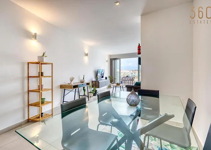 2br Penthouse With Views Overlooking Marina By 360 Estates Apartment Pieta